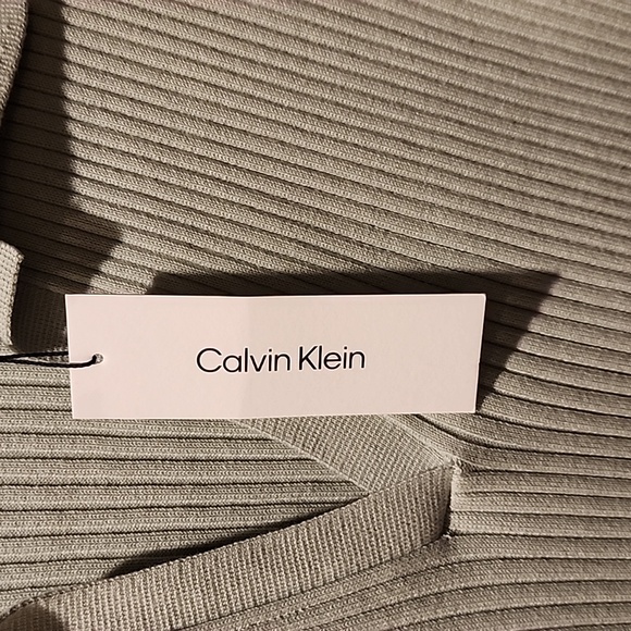 Calvin Klein Short Sleeved Collared Sweater - Picture 4 of 5